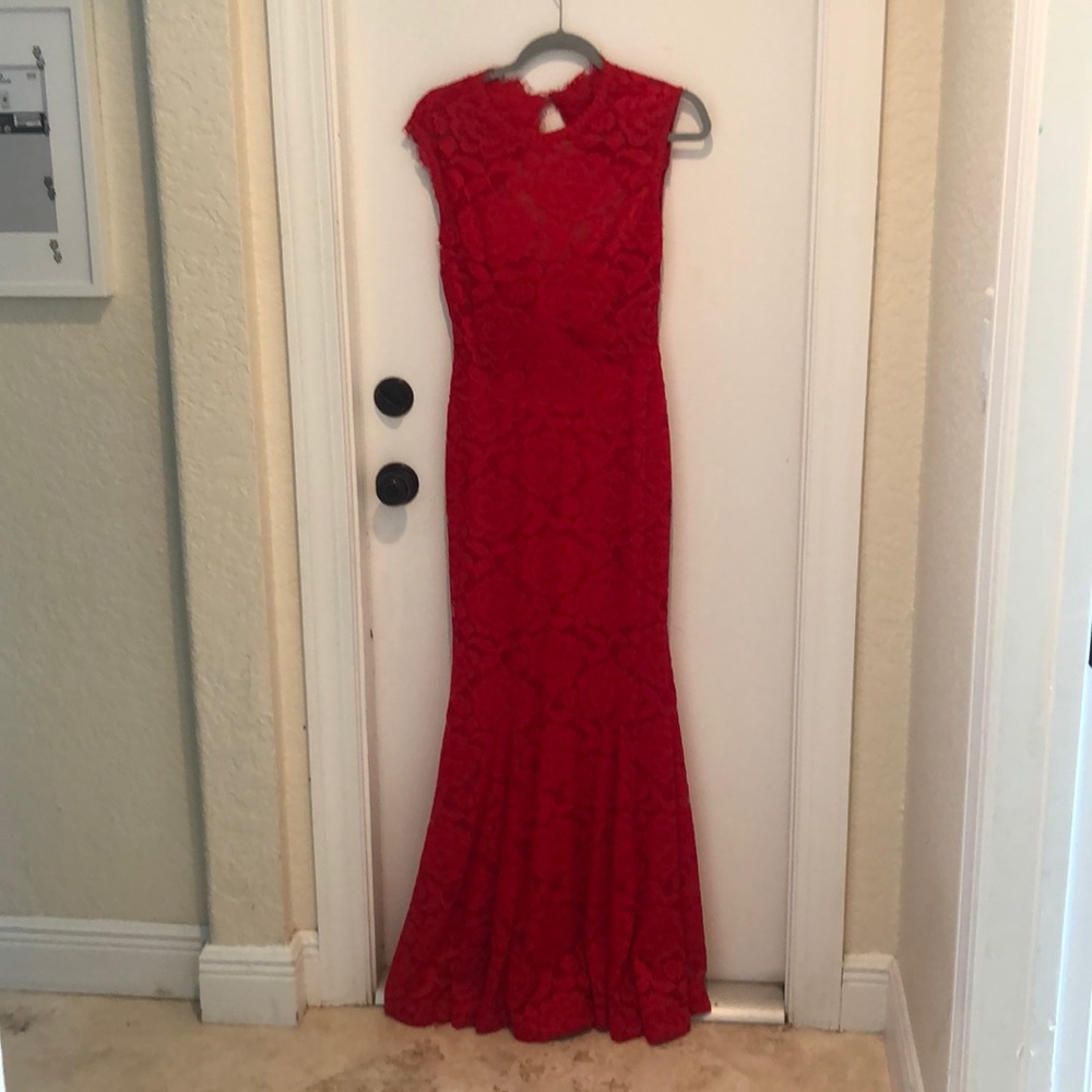 Red lace prom / wedding gown sz 8p